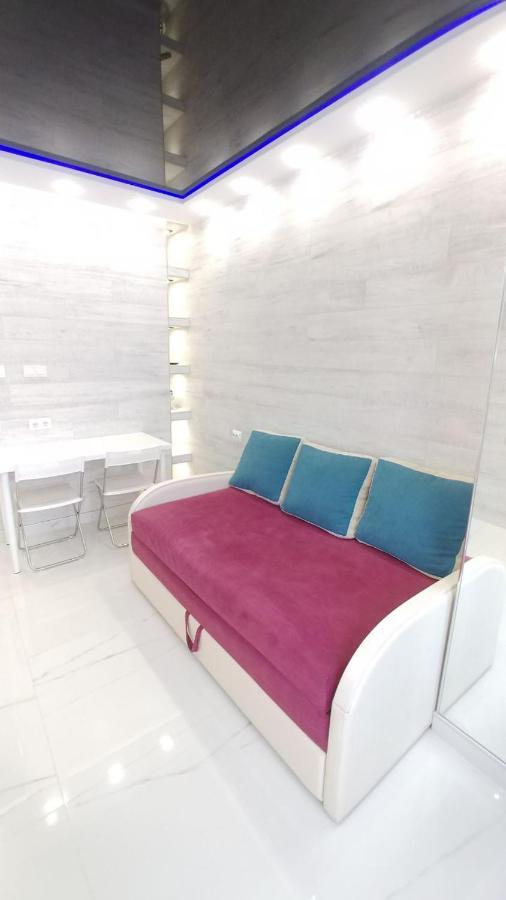Apartment 1к: центральное жилье у метро шулявская *