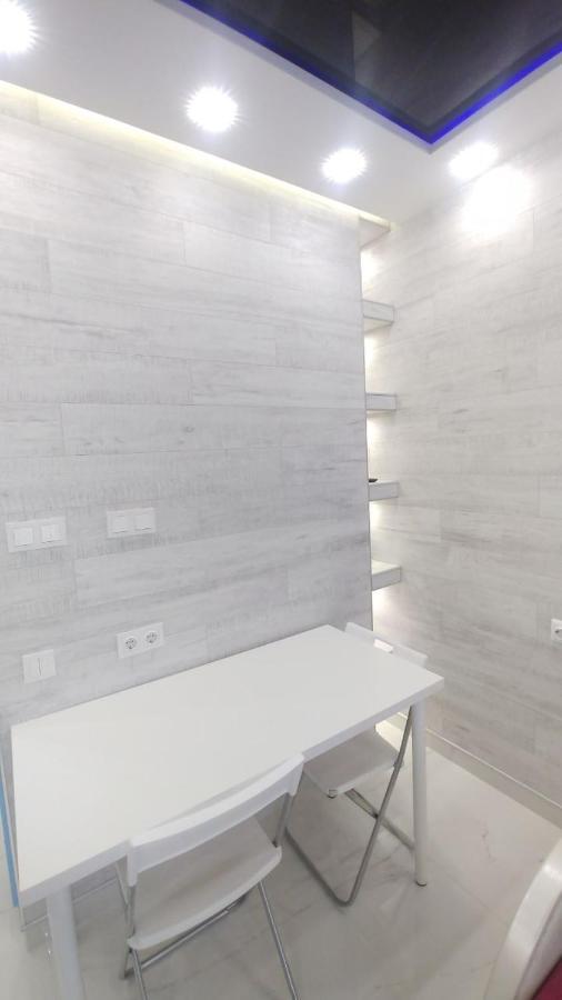 1к: центральное жилье у метро шулявская Apartment Kyiv