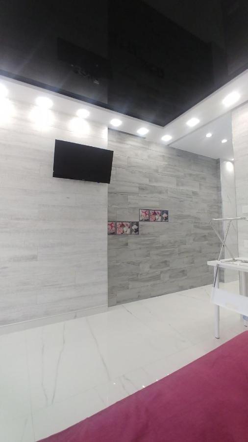 Apartment 1к: центральное жилье у метро шулявская Kyiv