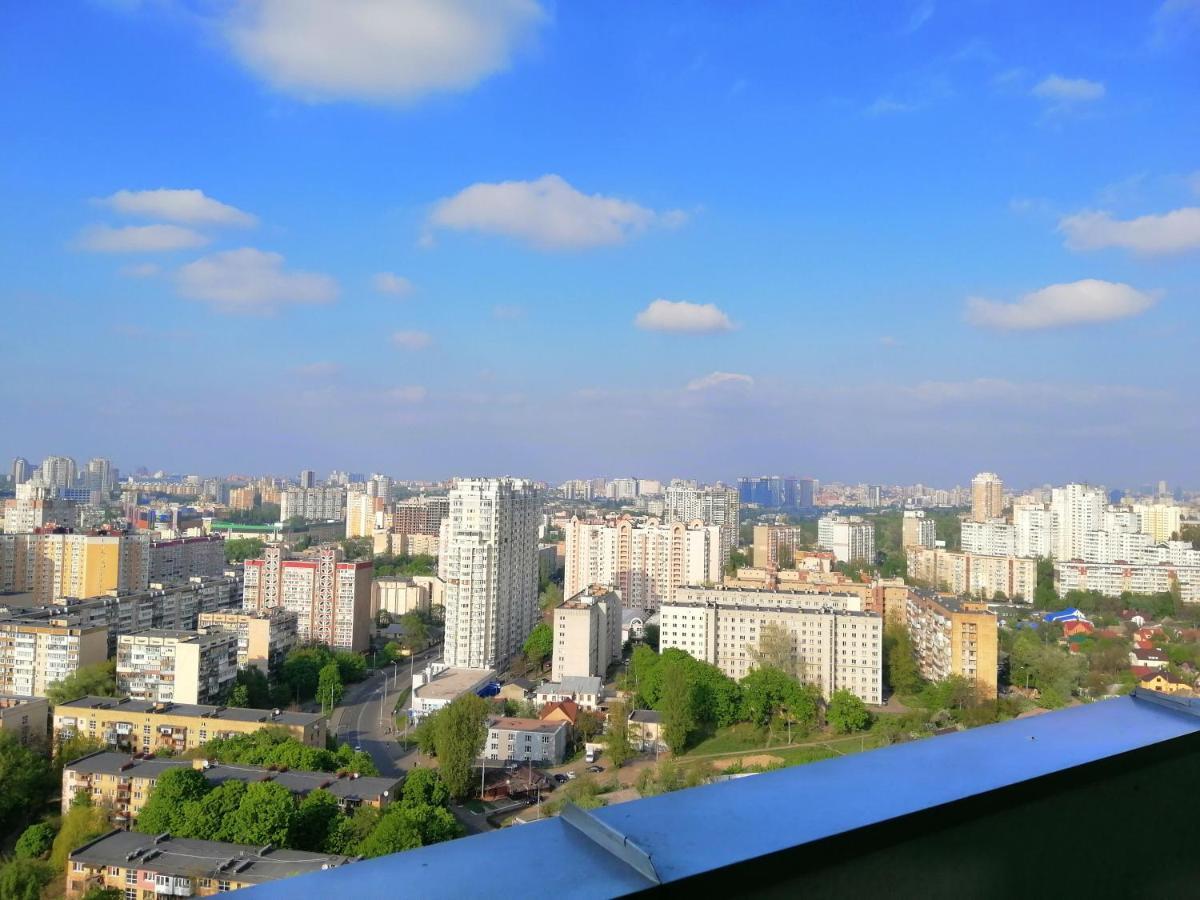 Apartment 1к: центральное жилье у метро шулявская Kyiv