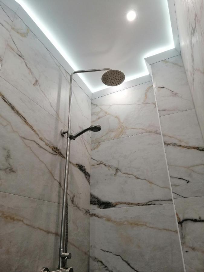 Apartment 1к: центральное жилье у метро шулявская Kyiv