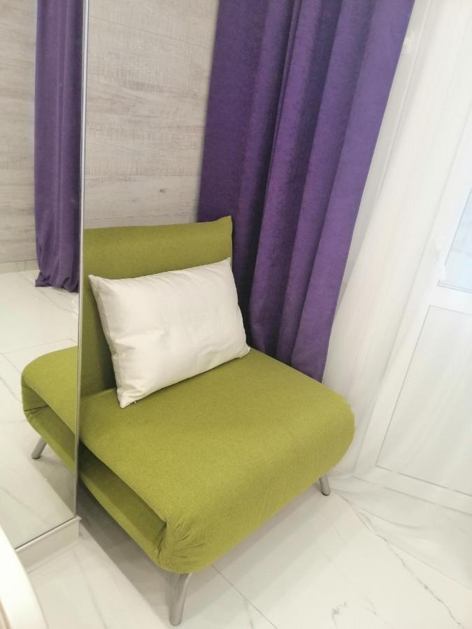 1к: центральное жилье у метро шулявская Apartment